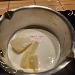 feuilleté de saumon et fondue de poireaux, sauce crémeuse (1)